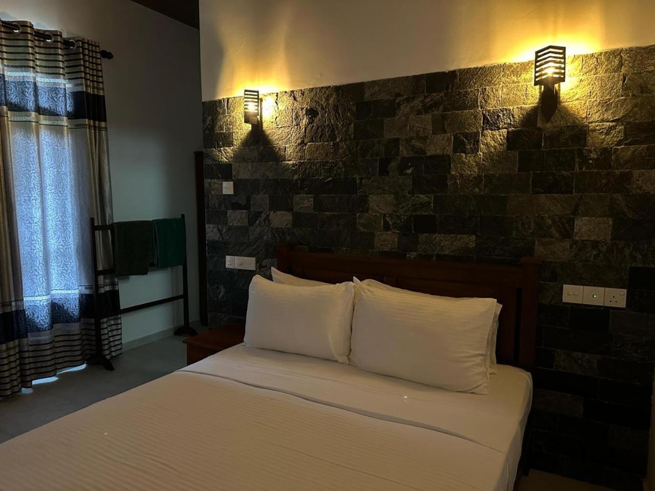 Shine Wave Turtle Beach Tangalle Exterior photo